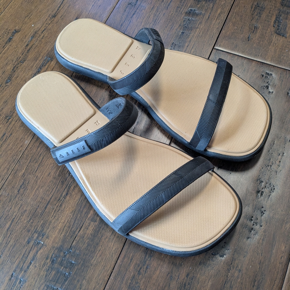 Reef Black and Tan Women's Sandals